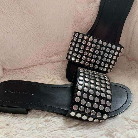 ⭐️ Kendall & Kylie Studded Sandal ⭐️ - Picture 2 of 5